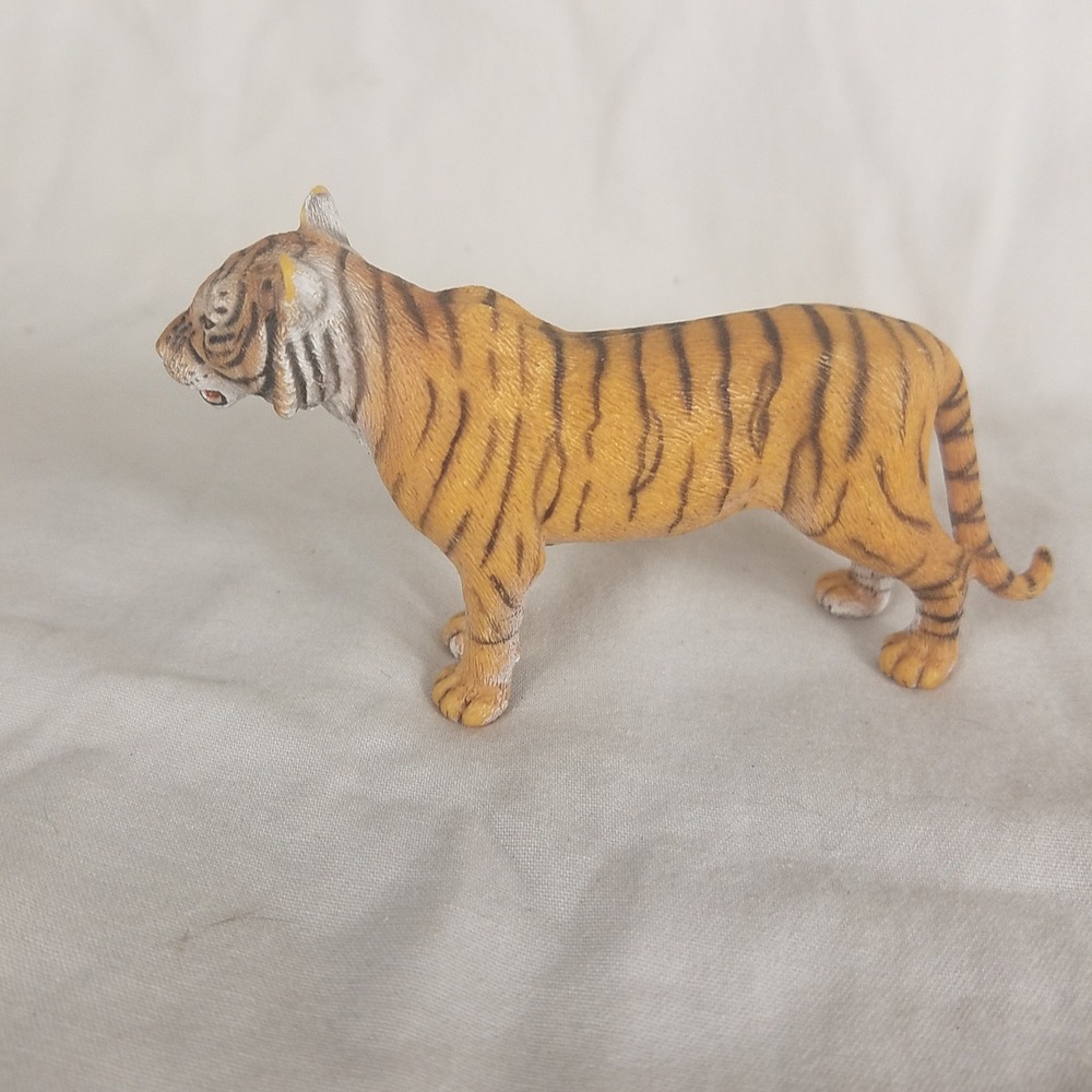 Schleich Tiger Figurine 2007 Wild‎ Life Realistic Animal Toy Standing 14369